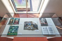 <a href="https://museenkoeln.de/kunst-und-museumsbibliothek/default.aspx?s=8034" target="_blank">2022</a><br /><a href="https://museenkoeln.de/kunst-und-museumsbibliothek/default.aspx?s=8034" target="_blank">Neuerwerbungen</a>
