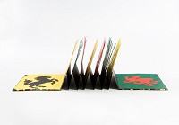 Friederun Friederichs: Partner
2 Unikatb&uuml;cher, Buch-Objekt, spezielles Fahnen-Leporello, geschlossen: ca. 21 x 21,3 x ca. 1 - 3,5 cm tief, ge&ouml;ffnet: ca. 95 cm lang, farbiger Karton, Frankfurt 2004, handsigniert
&copy; Friederun Friederichs, Foto: Rheinisches Bildarchiv K&ouml;ln, Anna C. Wagner