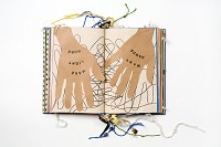 Friederun Friederichs: Schatztruhe Treasure Chest &ndash; Sprichw&ouml;rter Proverbs
Unikatb&uuml;cher, 2 verschiedene B&auml;nde, Altered Books, Mischtechnik, ca. 24 x 17 cm. Individuelle Lesezeichen
Bd. I, 58 gestaltete Bl&auml;tter, unpaginiert, Frankfurt 2006, handsigniert
Bd. II, 60 gestaltete Bl&auml;tter, unpaginiert, Frankfurt 2006 / 07, handsigniert
&copy; Friederun Friederichs, Foto: Rheinisches Bildarchiv K&ouml;ln, Anna C. Wagner